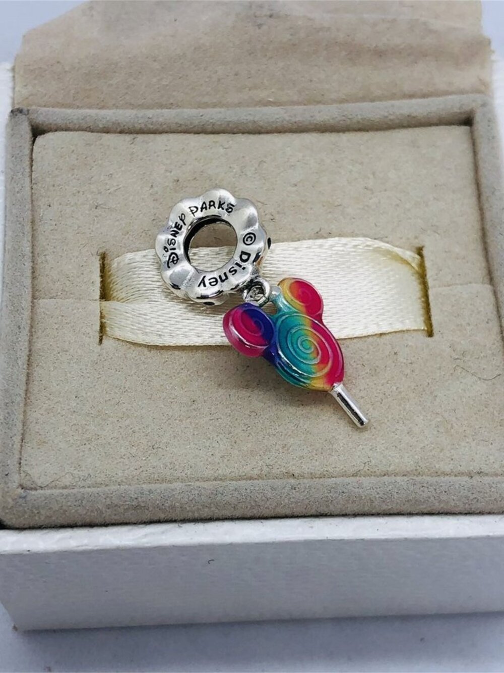 ✨🔥PANDORA Disney lollipop ear mickey charm - Picture 3 of 5